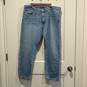 Levi's Light Wash Jeans